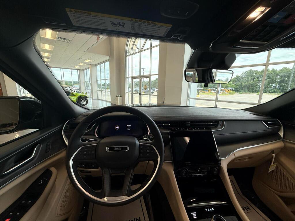 new 2025 Jeep Grand Cherokee L car, priced at $52,404