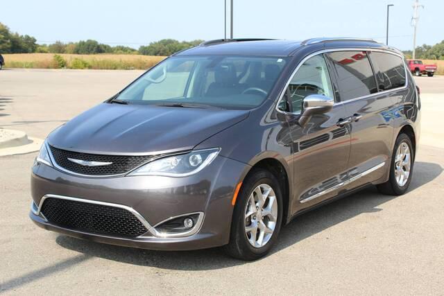 used 2017 Chrysler Pacifica car, priced at $14,995