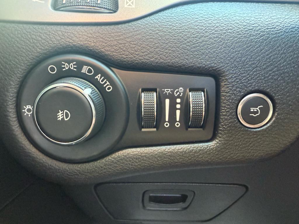 used 2021 Jeep Cherokee car, priced at $24,995