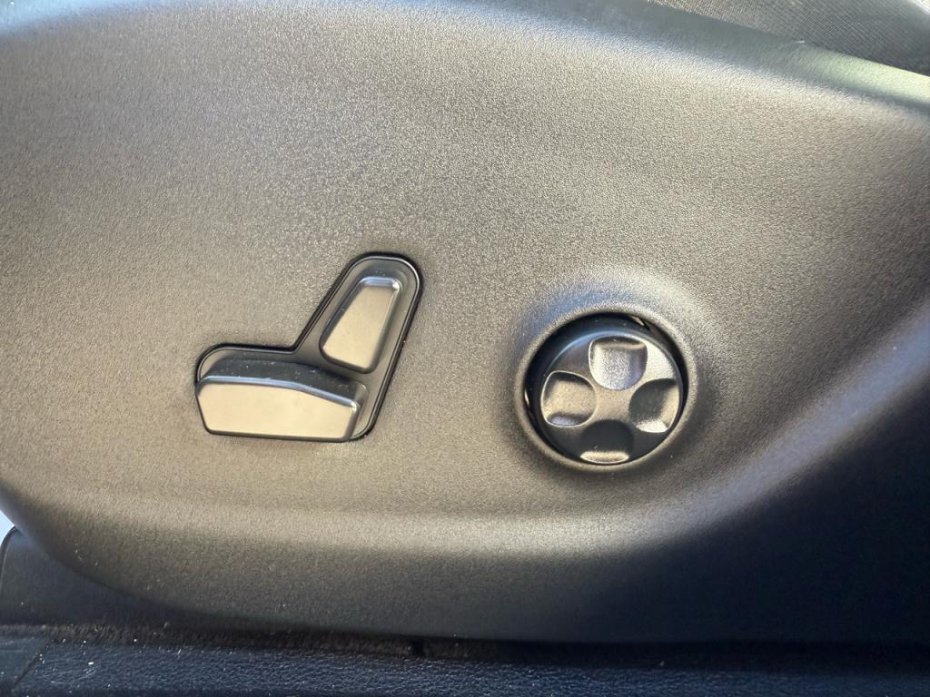 used 2021 Jeep Cherokee car, priced at $24,995