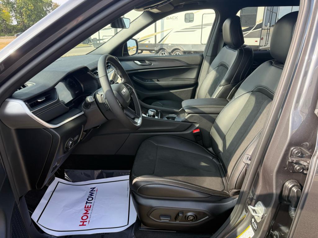 new 2025 Jeep Grand Cherokee L car, priced at $45,543