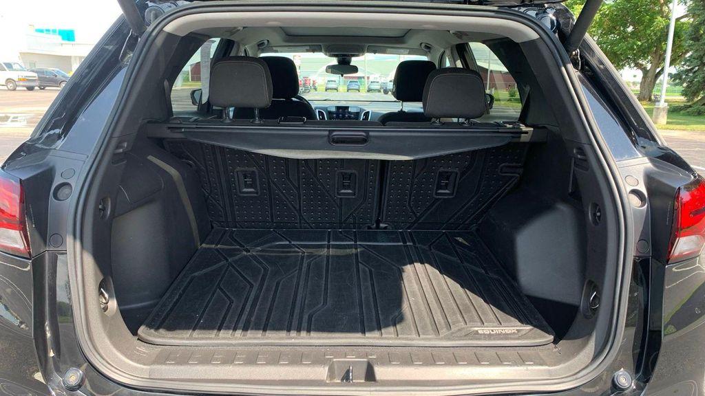 used 2022 Chevrolet Equinox car, priced at $19,090