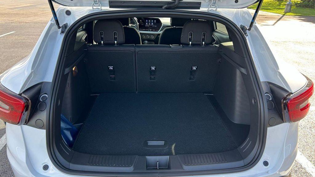 new 2025 Chevrolet Trax car, priced at $24,290