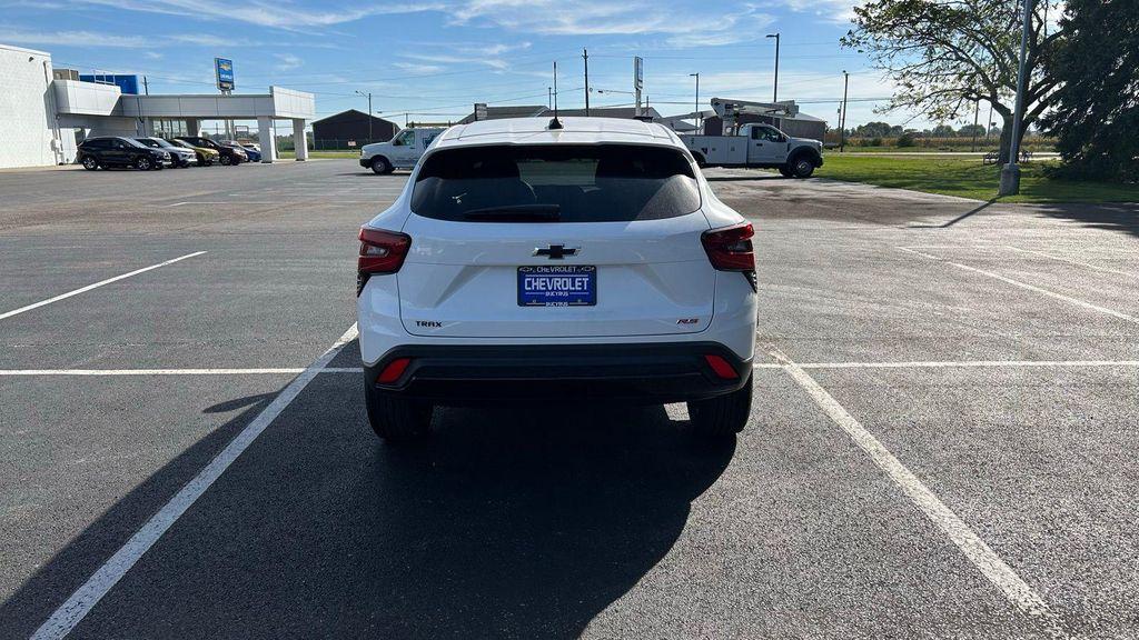 new 2025 Chevrolet Trax car, priced at $24,290