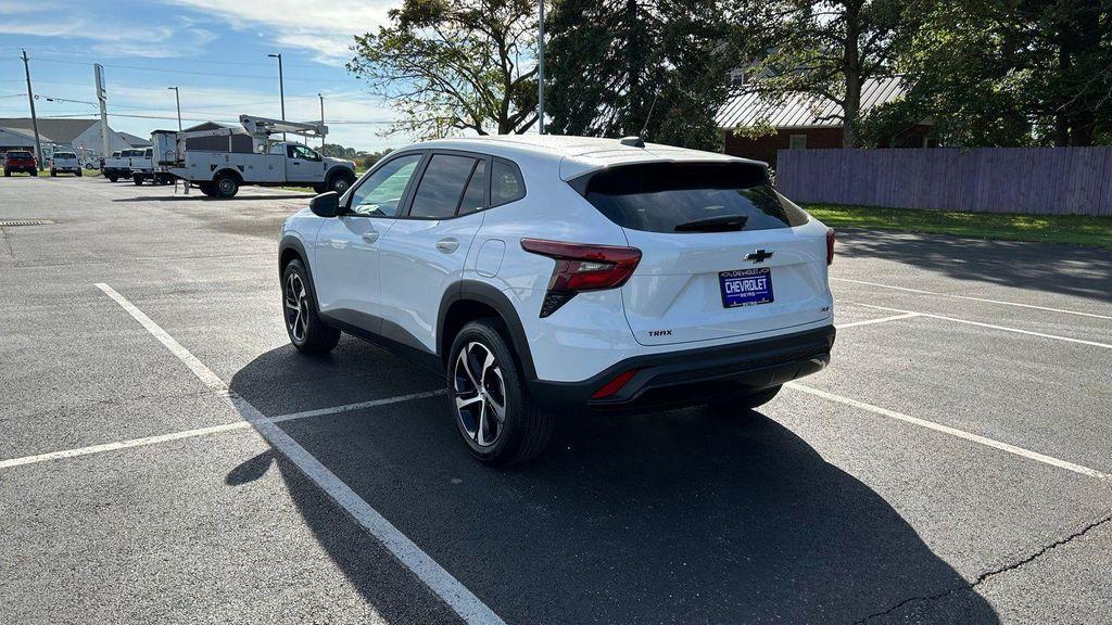 new 2025 Chevrolet Trax car, priced at $24,290