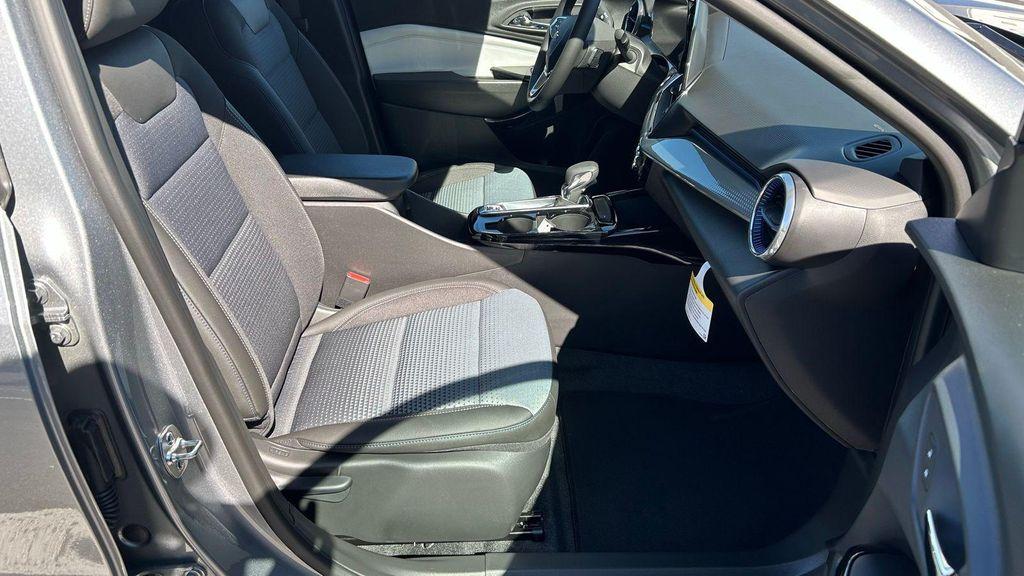 new 2025 Chevrolet Trax car, priced at $25,485