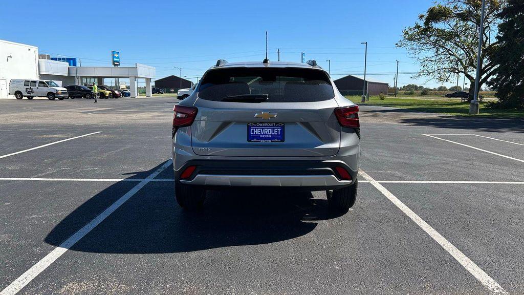 new 2025 Chevrolet Trax car, priced at $25,485