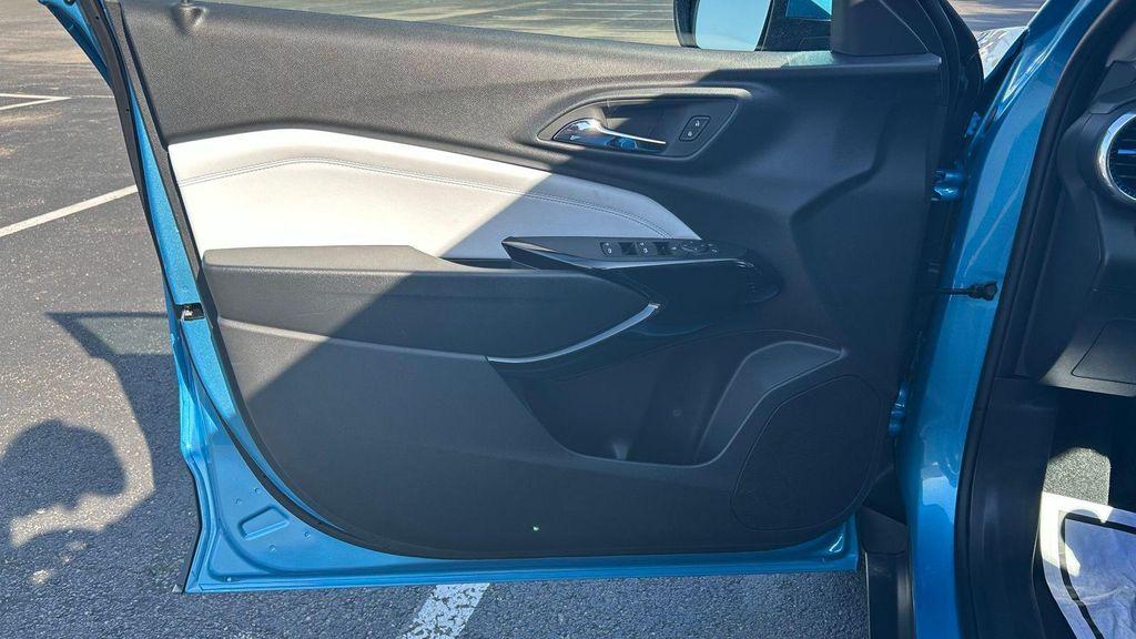 new 2025 Chevrolet Trax car, priced at $24,490