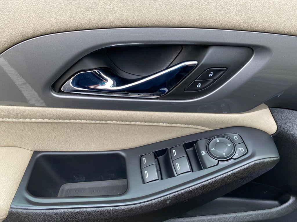 used 2022 Chevrolet Traverse car, priced at $20,000