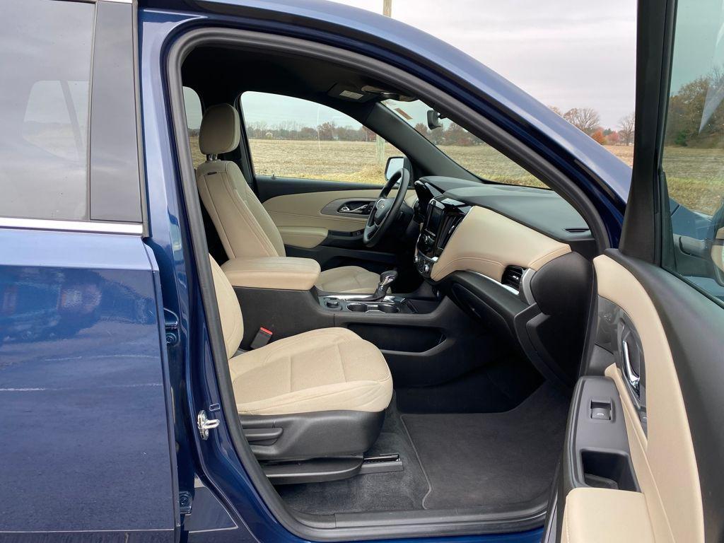 used 2022 Chevrolet Traverse car, priced at $20,000