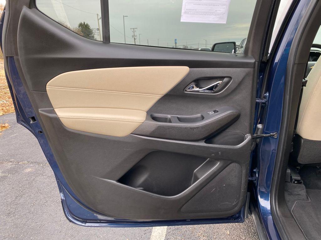 used 2022 Chevrolet Traverse car, priced at $20,000