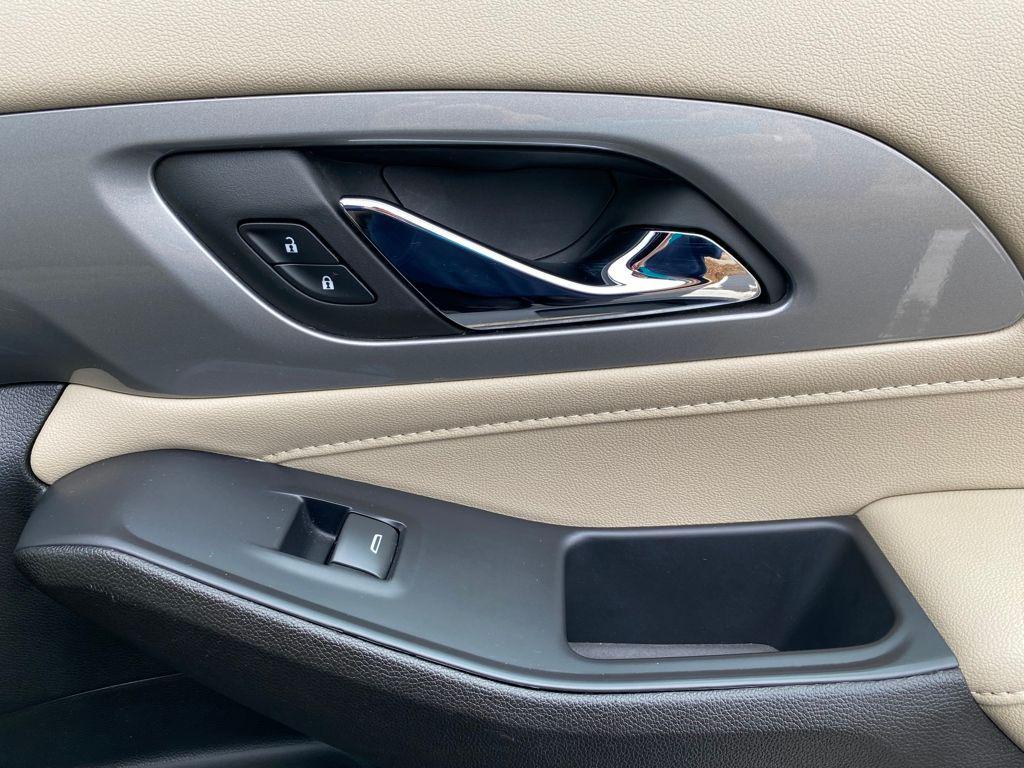 used 2022 Chevrolet Traverse car, priced at $20,000