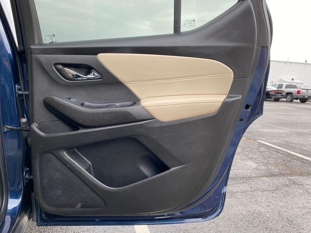 used 2022 Chevrolet Traverse car, priced at $20,000