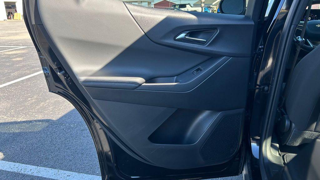 used 2025 Chevrolet Equinox car, priced at $25,978