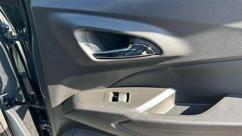 new 2025 Chevrolet Trax car, priced at $24,690