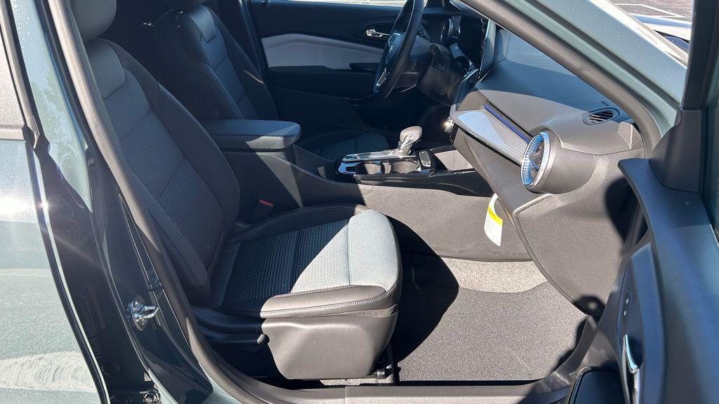 new 2025 Chevrolet Trax car, priced at $24,690