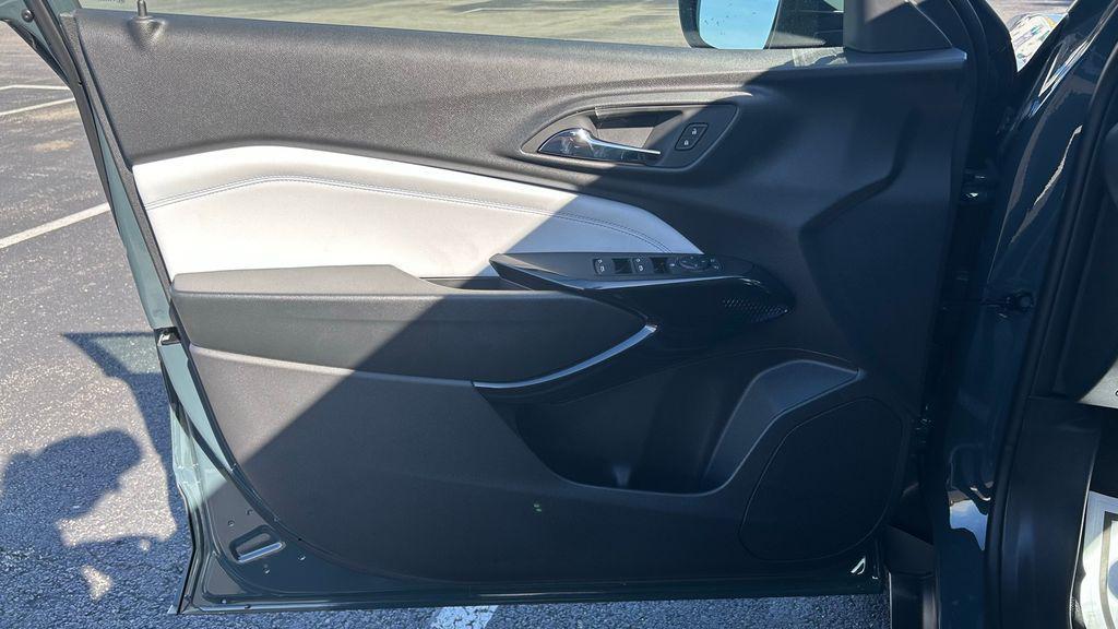 new 2025 Chevrolet Trax car, priced at $24,690