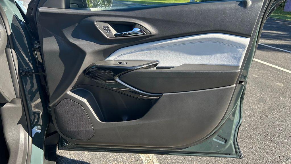 new 2025 Chevrolet Trax car, priced at $24,690