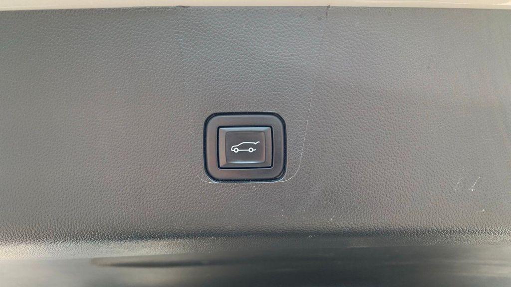 used 2022 Chevrolet Traverse car, priced at $26,519