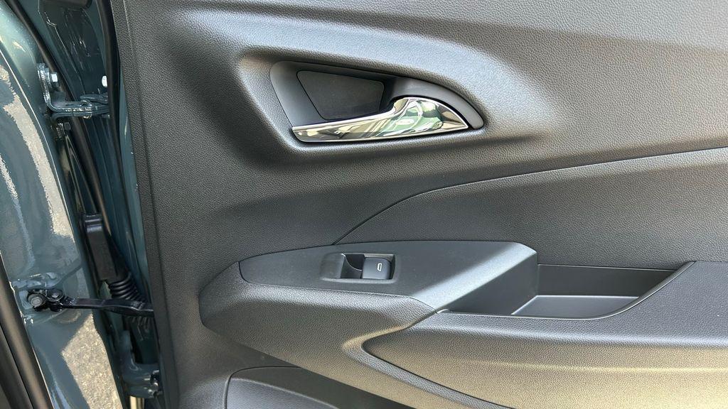 new 2025 Chevrolet Trax car, priced at $24,990