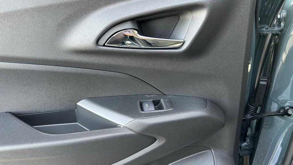 new 2025 Chevrolet Trax car, priced at $24,990