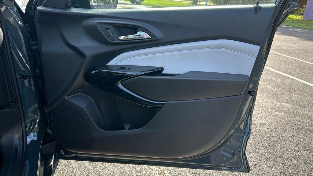 new 2025 Chevrolet Trax car, priced at $24,990