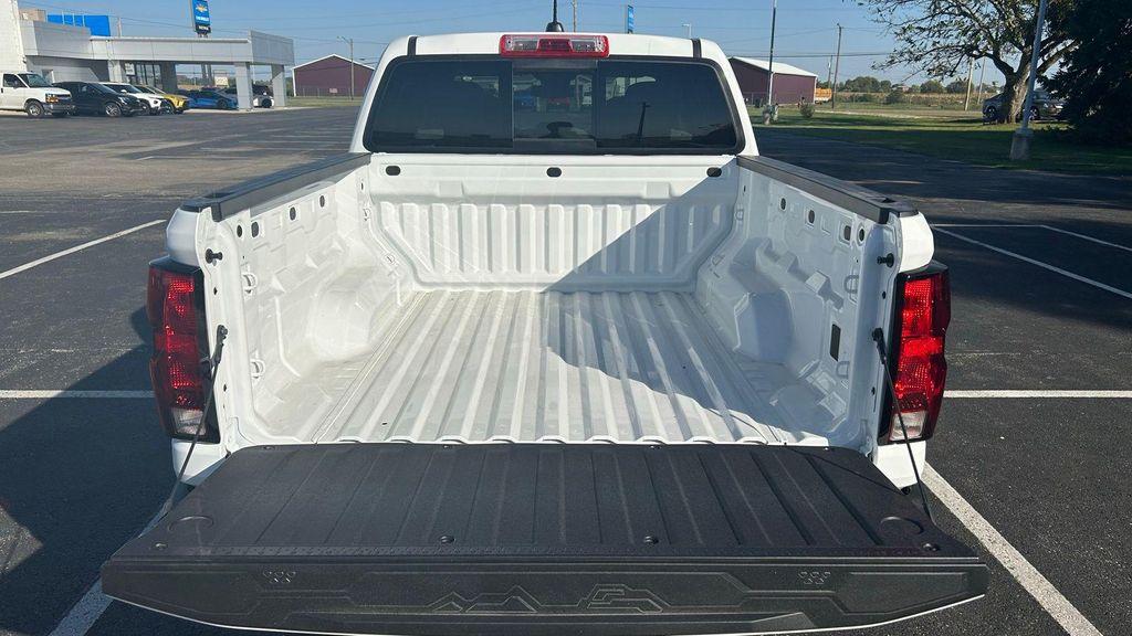 new 2026 Chevrolet Colorado car, priced at $32,033