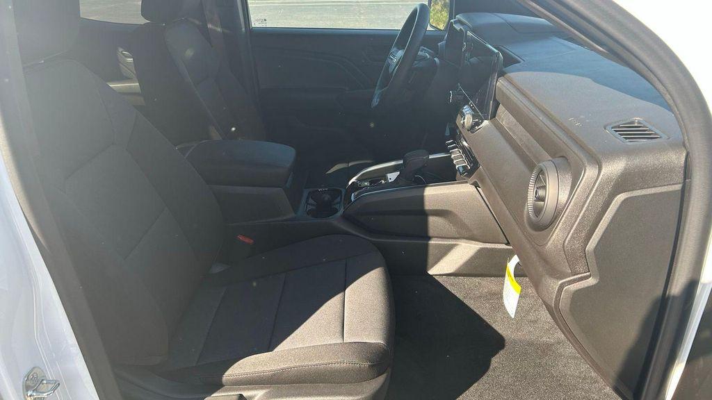 new 2026 Chevrolet Colorado car, priced at $32,033