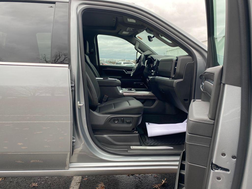 new 2026 Chevrolet Silverado 3500 car, priced at $82,800