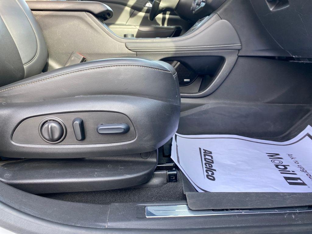 used 2023 GMC Acadia car, priced at $29,934