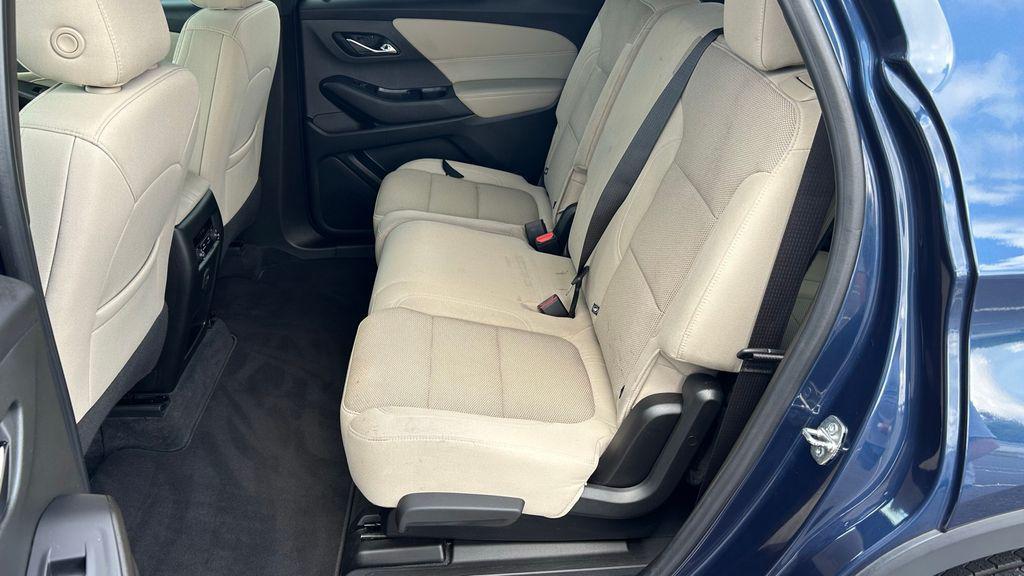 used 2022 Chevrolet Traverse car, priced at $23,999