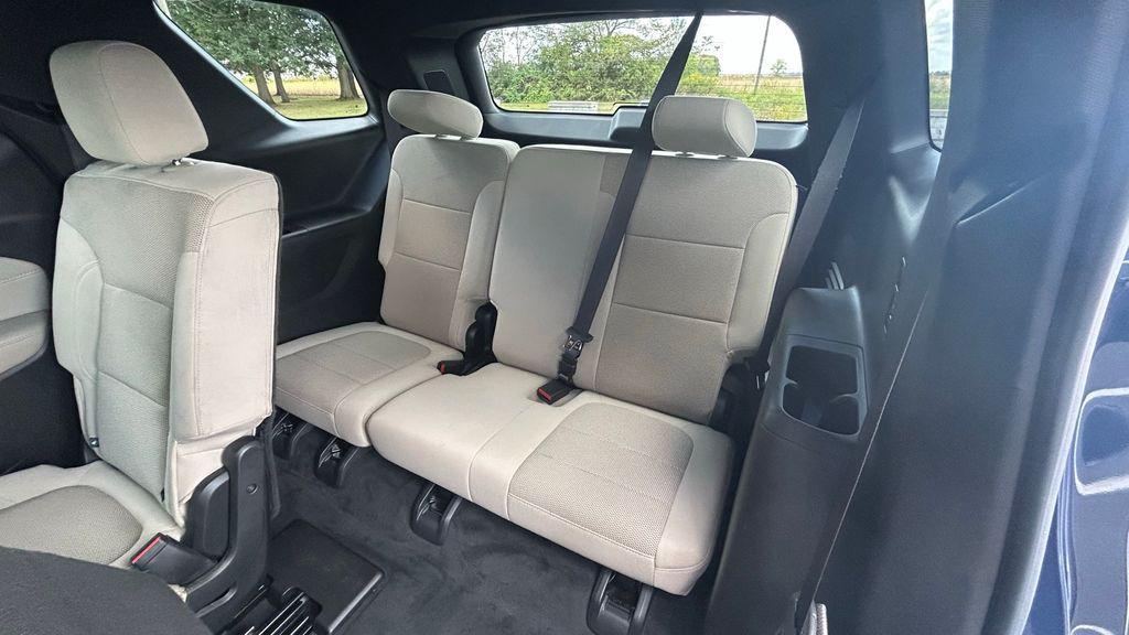 used 2022 Chevrolet Traverse car, priced at $23,999