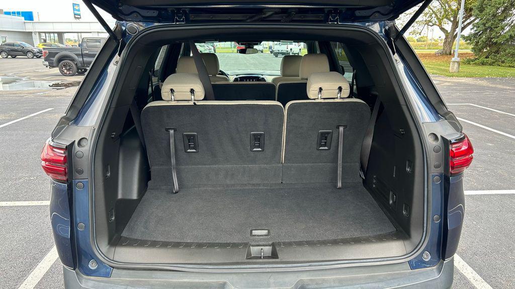 used 2022 Chevrolet Traverse car, priced at $23,999