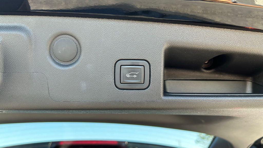 used 2023 Chevrolet Equinox car, priced at $23,999