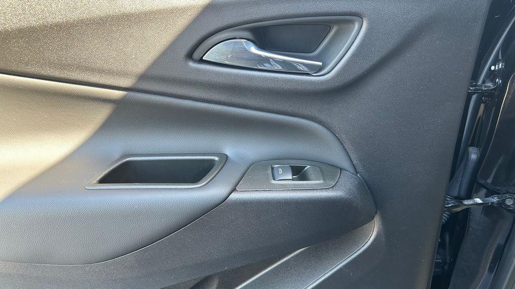 used 2023 Chevrolet Equinox car, priced at $23,999