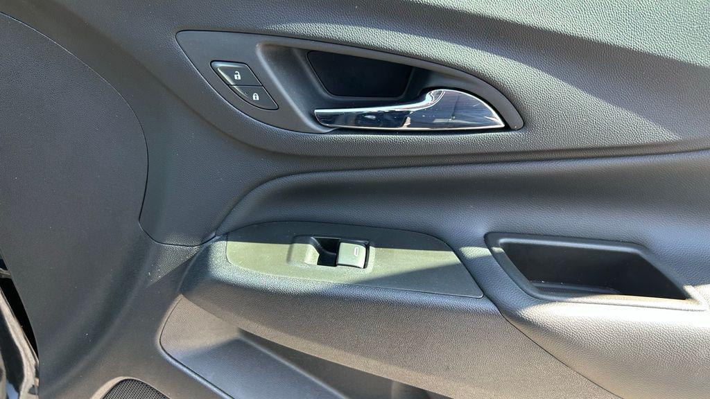 used 2023 Chevrolet Equinox car, priced at $23,999