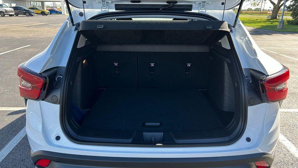 new 2025 Chevrolet Trax car, priced at $24,690