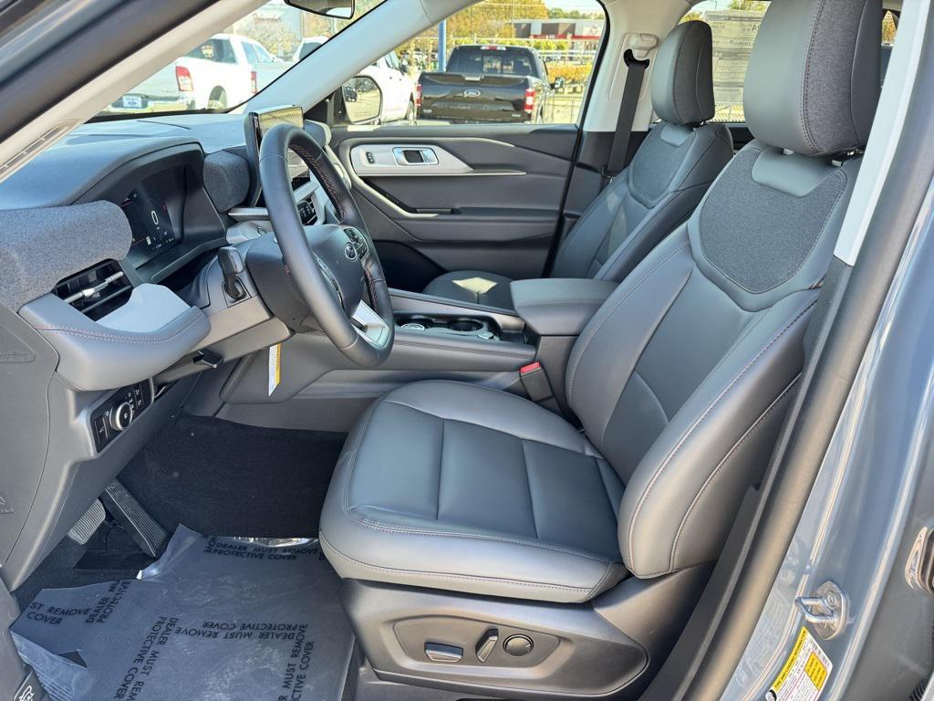 new 2025 Ford Explorer car, priced at $44,660