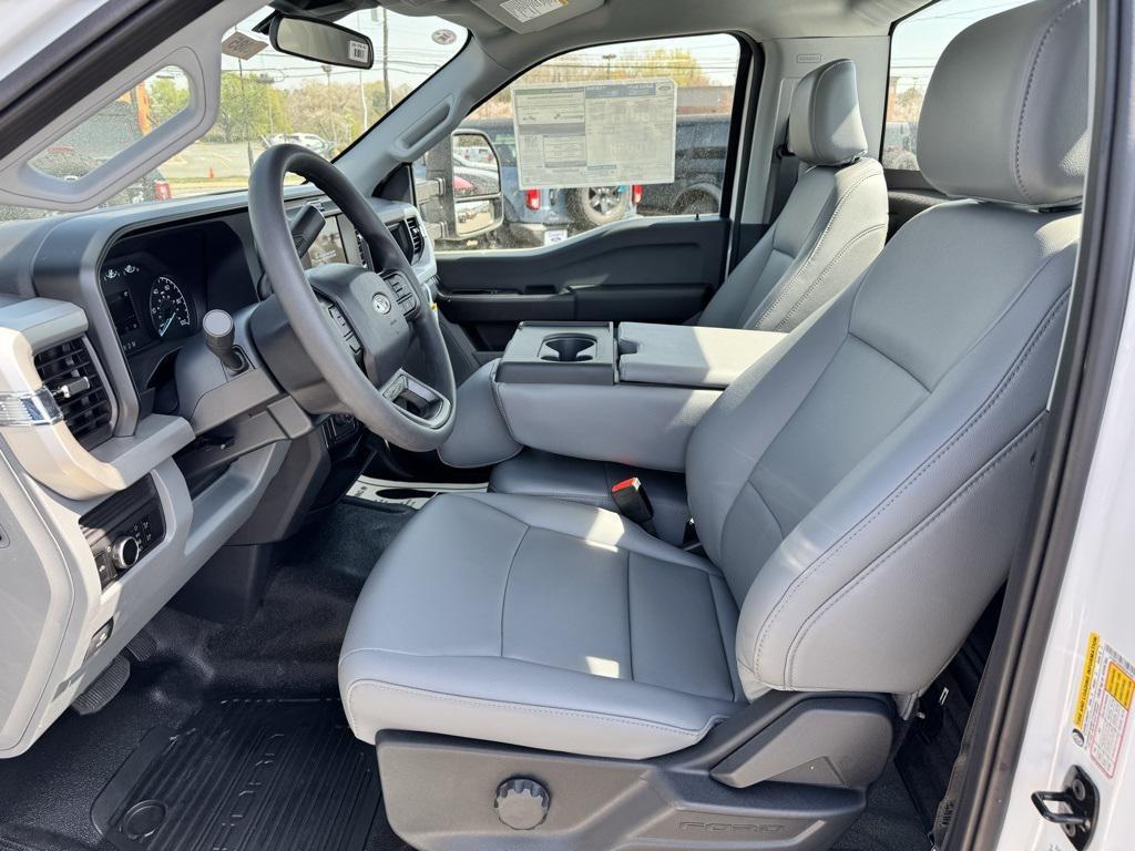 new 2025 Ford F-250 car, priced at $43,000