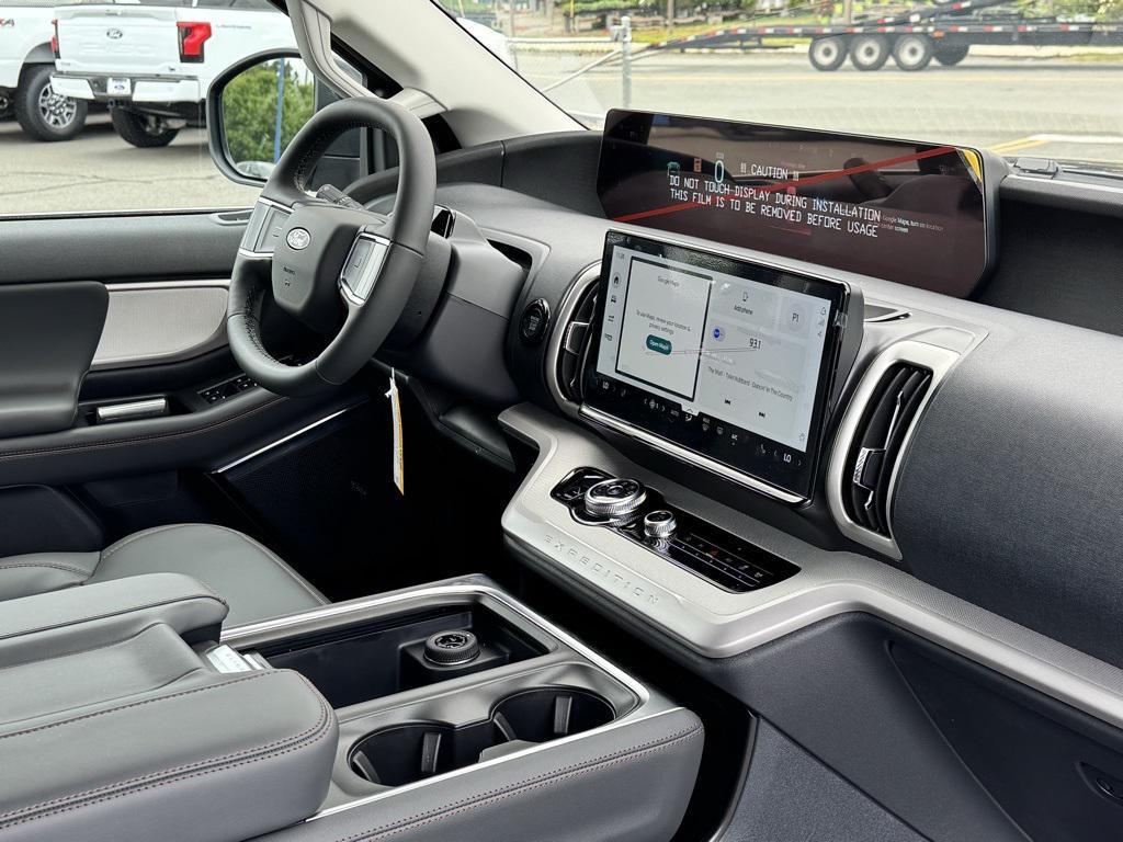 new 2025 Ford Expedition car, priced at $70,650