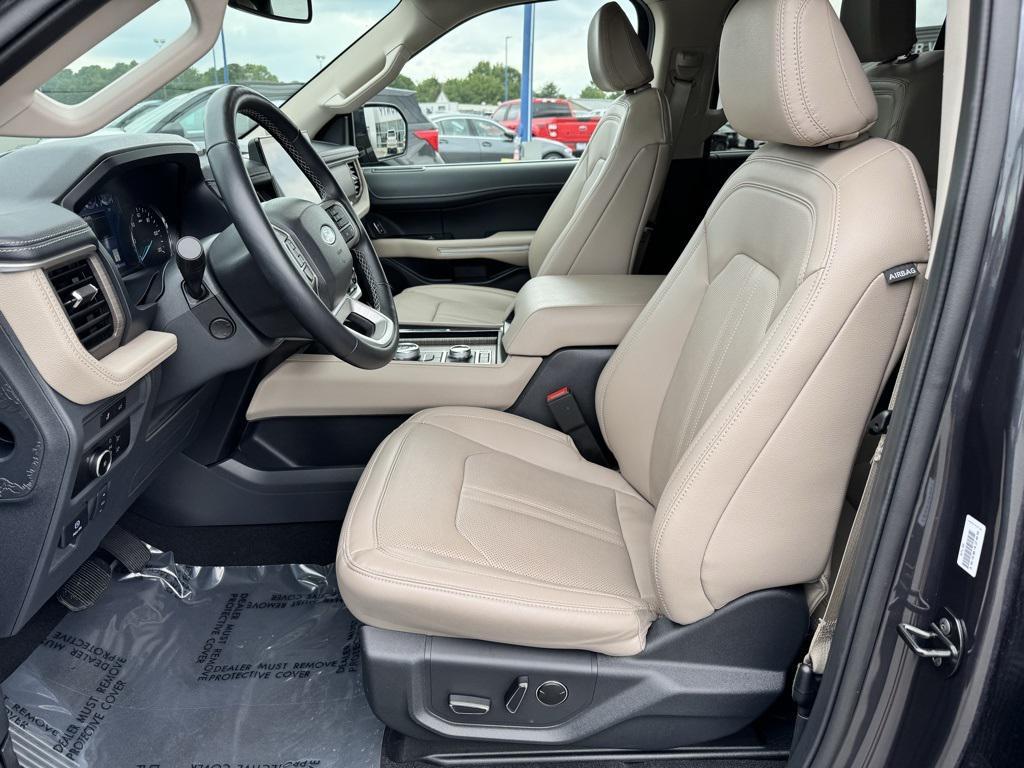 used 2024 Ford Expedition car, priced at $63,998