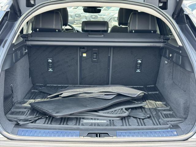 used 2021 Land Rover Range Rover Velar car, priced at $38,000