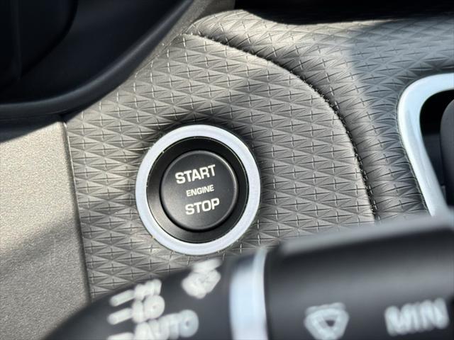 used 2021 Land Rover Range Rover Velar car, priced at $38,000