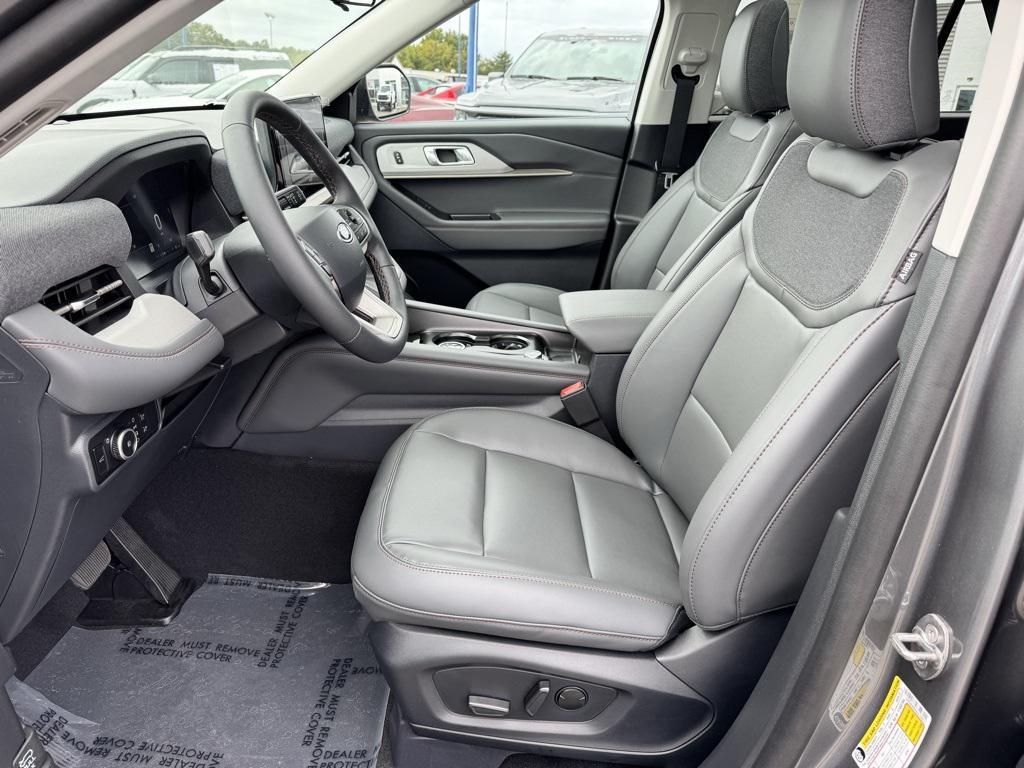 new 2025 Ford Explorer car, priced at $49,355