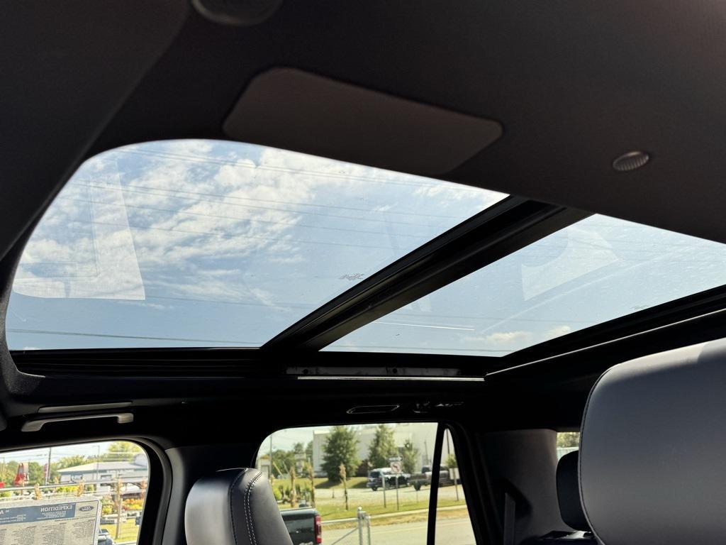 new 2025 Ford Expedition car, priced at $83,485