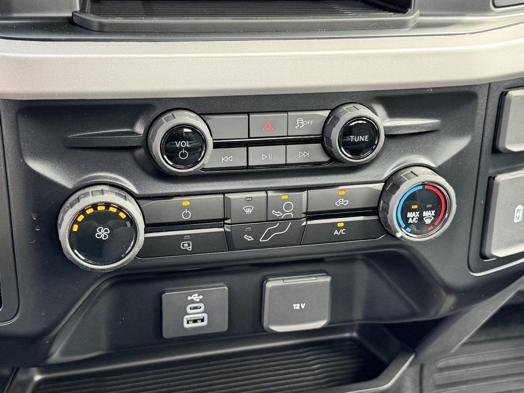 new 2025 Ford F-350 car, priced at $56,057