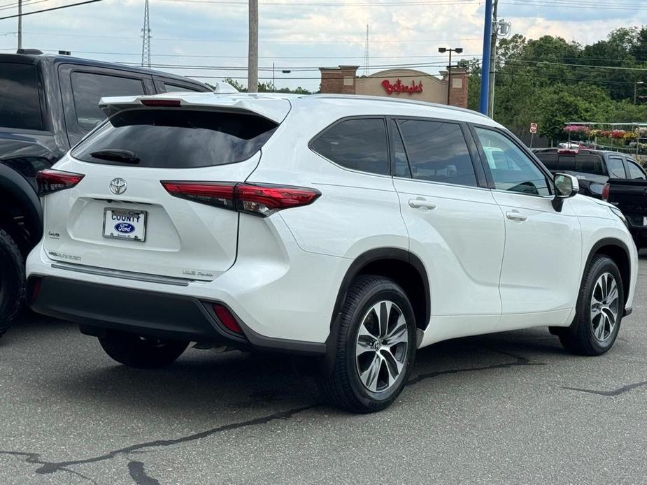 used 2022 Toyota Highlander car, priced at $33,855