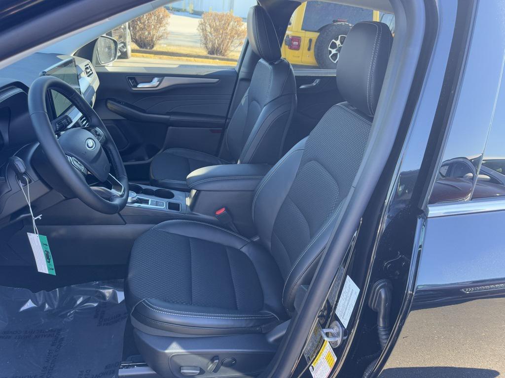 new 2025 Ford Escape PHEV car, priced at $39,000