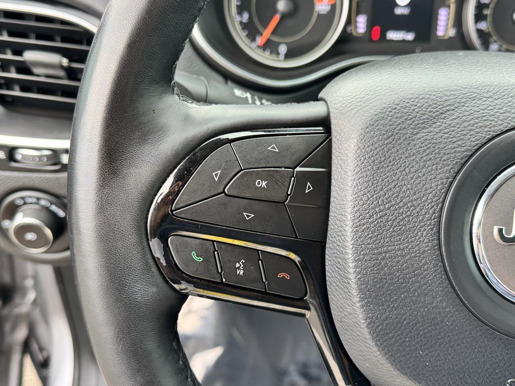 used 2021 Jeep Cherokee car, priced at $18,998