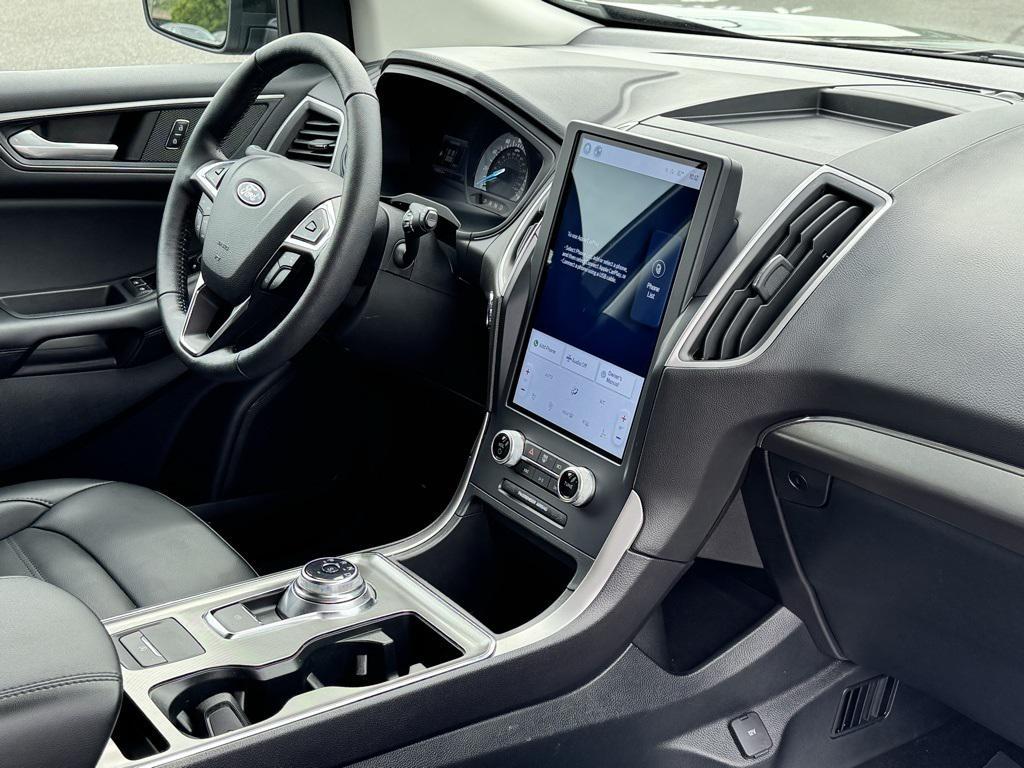 used 2022 Ford Edge car, priced at $24,998
